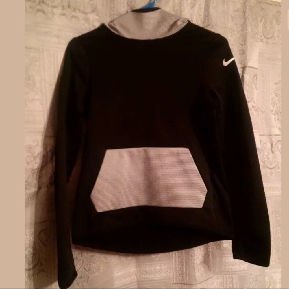 Nike DRI FIT Hooded Sweatshirt